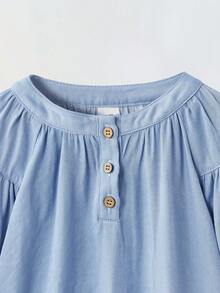 Maija Kids Maija Kids 涤纶喇叭袖衬衫，七分袖，饰有花卉图案，适合年轻女孩穿着。这款衬衫款式多样，包括女童上衣、刺绣衬衫等，适合秋冬季穿着。 - 藍色 - 查看 4