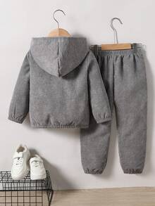 男童休闲简约抓绒外套和裤子套装（2件套），适合休闲放松、日光浴、上学、秋冬季节、幼儿穿着，保暖内衬。 - 灰色 - 查看 2