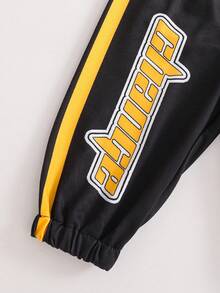 SHEIN 男婴秋冬装三件套：领口拉链长袖棒球夹克、字母印花长袖 T 恤、街头风格印花慢跑裤套装 - 彩色 - 查看 6