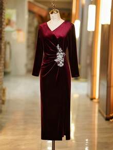 Franclia Váy nữ cổ chữ V nhún eo, váy xẻ tà thêu đá, váy ôm trang trọng cổ điển - Màu Đỏ Sâu - Xem 6