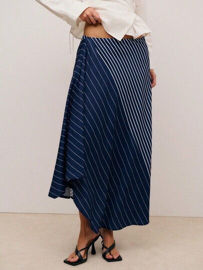 Nöista 海军蓝不对称条纹中长裙，增添动感，适合节日度假、情人节以及春夏造型。