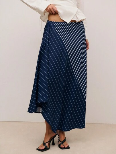 Nöista 海军蓝不对称条纹中长裙，增添动感，适合节日度假、情人节以及春夏造型。