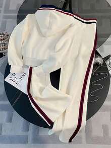 Franclia 女士骑士印花长袖拉链连帽衫和裤子休闲运动套装 - 杏色 - 查看 2