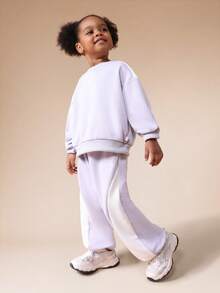 SUMWON 女童薰衣草色圆领卫衣和运动裤套装，休闲长袖上衣搭配松紧腰裤，适合度假穿着。 - 淡紫色 - 查看 6