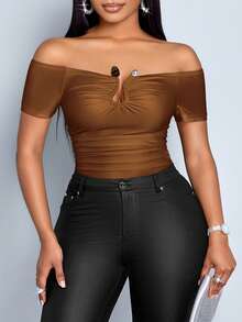 SOLERSUN 女式纯色露肩短袖修身褶饰T恤 - 鏽棕色 - 查看 3