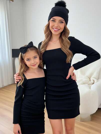 Elegant svart, åtsittande midja med fyrkantig halsringning och långärmad veckad vardagsklänning för unga flickor. Lämplig för fest, jul, vardag och sammankomster. Matchande set för mor-dotter och syster.