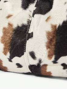 Maija 女士手提包、单肩包、流浪包，麂皮材质，时尚优雅，简约百搭，可个性化定制，经典百搭，适合通勤、办公、约会、日常、购物、下午茶等场合。 - 黑與白 - 查看 6