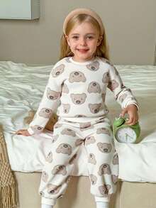 SHEIN LMoss Kids 女童可爱小熊图案圆领长袖上衣搭配舒适法兰绒睡裤套装，秋冬款 - 咖啡棕 - 查看 1