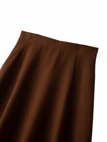 GlowEve CURVE 大码女式华夫格纹高腰A字裙，优雅时尚，适合派对、秋冬季穿着 - 棕色 - 查看 6