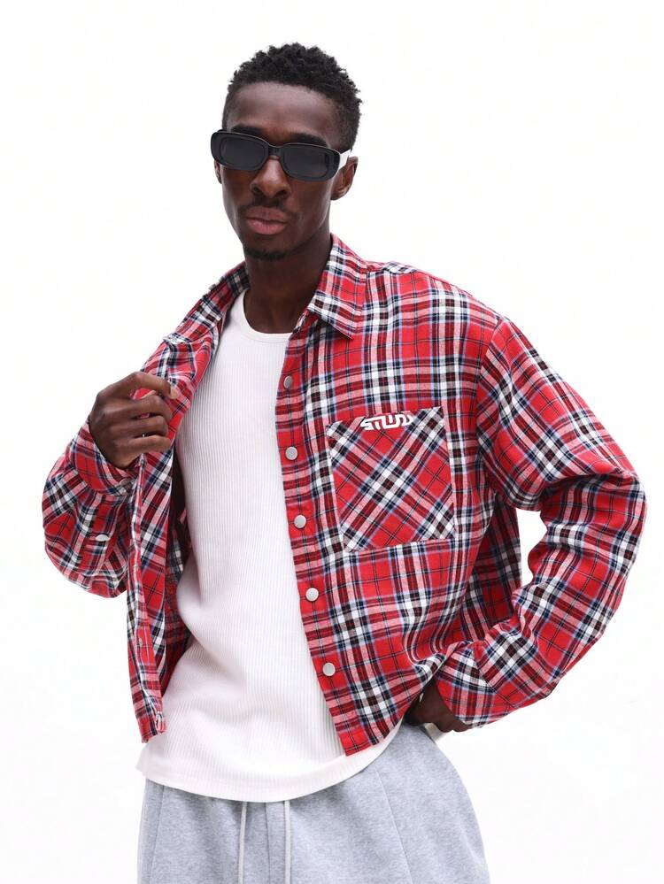 Camisa cropped xadrez de manga comprida com estampas