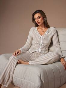 Lazeform 女士休闲修身撞色条纹提花翻领长袖上衣和裤子家居服套装，冬季服装 - 彩色 - 查看 1