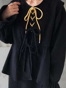 FRIFUL Bộ 2 món dành cho nữ: Áo khoác cardigan tay loe màu trơn thắt nơ phía trước và đầm thắt nơ chéo ngực màu tương phản. - màu đen - Xem 3