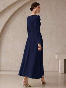 Modelyn Robe longue élégante de couleur unie avec fleurs 3D, automne - Bleu marine - Voir 3