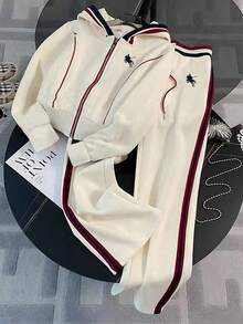 Franclia 女士骑士印花长袖拉链连帽衫和裤子休闲运动套装 - 杏色 - 查看 3