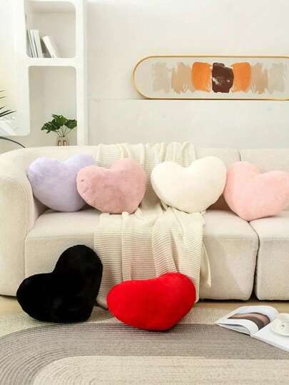 1个心形毛绒枕头 柔软蓬松枕头 沙发床装饰枕 爱心枕 心形枕头