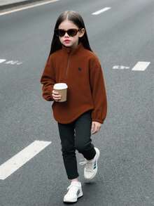 Genkimix Kids 女童保暖连帽衫和打底裤套装，简约街头风拉链卫衣搭配纯色打底裤，卡其色连帽衫搭配黑色打底裤，适合上学、度假、旅行、户外运动和返校季穿着 - 棕色 - 查看 3