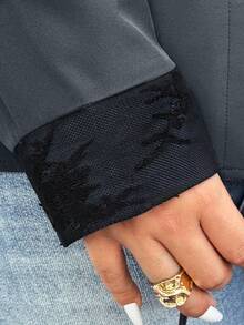 Easura Kemeja Lengan Panjang Renda Kontras Minimalis Elegan Ukuran Besar, Musim Gugur - Grey - View 7
