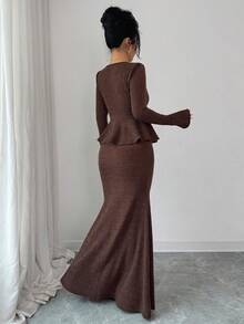 Rafferiza 1. Parte superior de punto de manga larga con cuello redondo minimalista y de alta gama con botón de rosa para mujer, falda larga con dobladillo de sirena de piel sintética cálida, conjunto de 2 piezas adecuado para reuniones de hermanas, cena formal, atuendo de fiesta