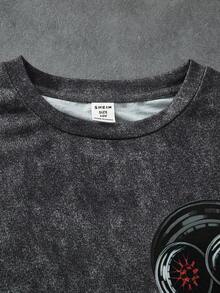 SHEIN 男童字母印花水洗复古短袖T恤，休闲、舒适、时尚、百搭、可爱、柔软，适合日常穿着、上学、外出、运动、节日和派对。 - 灰色 - 查看 4