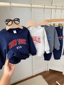 SHEIN Bộ 6 món áo nỉ cổ tròn và quần jogger in chữ thời trang lót giữ nhiệt cho bé trai, thoải mái, thích hợp mặc hàng ngày, trong nhà, ngoài trời, thể thao, tiệc tùng, lễ hội, thời trang đường phố, bộ đồ thể thao, Giáng sinh, Năm mới, bộ đồ thu đông cho bé trai, bộ đồ thể thao cho bé trai, quần áo thể thao cho bé trai, bộ quần áo thể thao cho bé trai - Nhiều màu - Xem 8