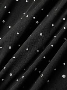 SHEIN MOD Vestido elegante plus size feminino com detalhes em lantejoulas, ombros assimétricos, mangas flare, borboleta metálica e barra em cauda de sereia. - Preto - Ver 4