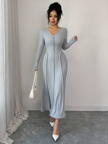 Modelyn رمضان فستان كاجوال أنيق بياقة على شكل حرف V مصنوع من الأقمشة المحبوكة مع خصر مشدود، اللون رمادي، مناسب للخريف والشتاء - رمادي فاتح - مشاهدة 5