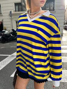 SHEIN EZwear Áo thun dài tay rộng rãi, ve áo sọc thêu họa tiết hiệp sĩ cỡ lớn cho nữ - Nhiều màu - Xem 1