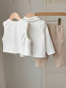 男婴三件套休闲百搭菱格纹背心、白色长袖衬衫、卡其色条纹休闲裤套装，适合生日派对、锐舞派对、晚宴、演出、婚礼、宝宝满月、一周岁生日庆祝、婚礼宾客、迎婴派对、洗礼服 - 彩色 - 查看 2