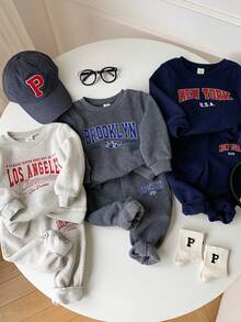 SHEIN Bộ 6 món áo nỉ cổ tròn và quần jogger in chữ thời trang lót giữ nhiệt cho bé trai, thoải mái, thích hợp mặc hàng ngày, trong nhà, ngoài trời, thể thao, tiệc tùng, lễ hội, thời trang đường phố, bộ đồ thể thao, Giáng sinh, Năm mới, bộ đồ thu đông cho bé trai, bộ đồ thể thao cho bé trai, quần áo thể thao cho bé trai, bộ quần áo thể thao cho bé trai - Nhiều màu - Xem 9