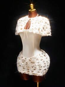 Amplova 女士亮片设计毛绒披肩上衣和无肩带连衣裙魅力时尚套装 - 杏色 - 查看 2