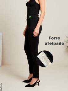 Kit de 2 pantalones casuales para mujer, multicolor, tela de algodón y elastano, aptos para temporadas de primavera y verano, ajuste de cintura natural. Frescos, ligeros y cómodos. Te llegarán 2 pantalones en colores al azar: 1 afelpado semi-entubado y 1 pantalón de pierna amplia. - Multicolor - Ver 3