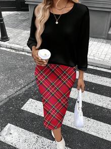 SHEIN LUNE Bộ áo thun cổ tròn tay 3/4 màu trơn đơn giản cổ điển dễ mặc đi làm cho nữ kèm chân váy bút chì họa tiết kẻ caro - Nhiều màu - Xem 6