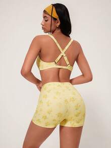 Medorelle Bộ 2 áo crop top và quần short họa tiết hoa chéo ngẫu nhiên dành cho nữ - Màu vàng - Xem 2