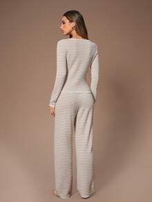 Lazeform 女士休闲修身撞色条纹提花翻领长袖上衣和裤子家居服套装，冬季服装 - 彩色 - 查看 3