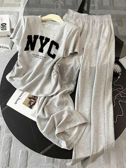SHEIN طقم ملابس علوية بياقة طاقم مطبوعة بأكمام قصيرة وبنطلون بلون أحادي قطعتين للنساء