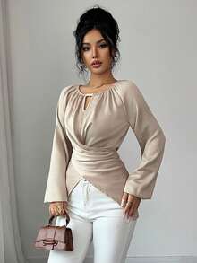 SHEIN Elenzya 女士优雅缎面串珠镂空交叉腰部修身长袖衬衫，精致秋冬上衣 - 卡其色 - 查看 5