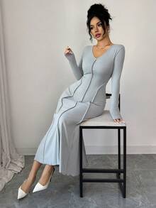 Modelyn رمضان فستان كاجوال أنيق بياقة على شكل حرف V مصنوع من الأقمشة المحبوكة مع خصر مشدود، اللون رمادي، مناسب للخريف والشتاء - رمادي فاتح - مشاهدة 4