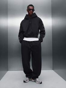 PLAYBOY X SUMWON Bộ đồ hoodie và quần jogger thoải mái có mũ trùm đầu có dây rút và chi tiết băng dính hai bên cho trang phục dạo phố thường ngày mùa đông - màu đen - Xem 5