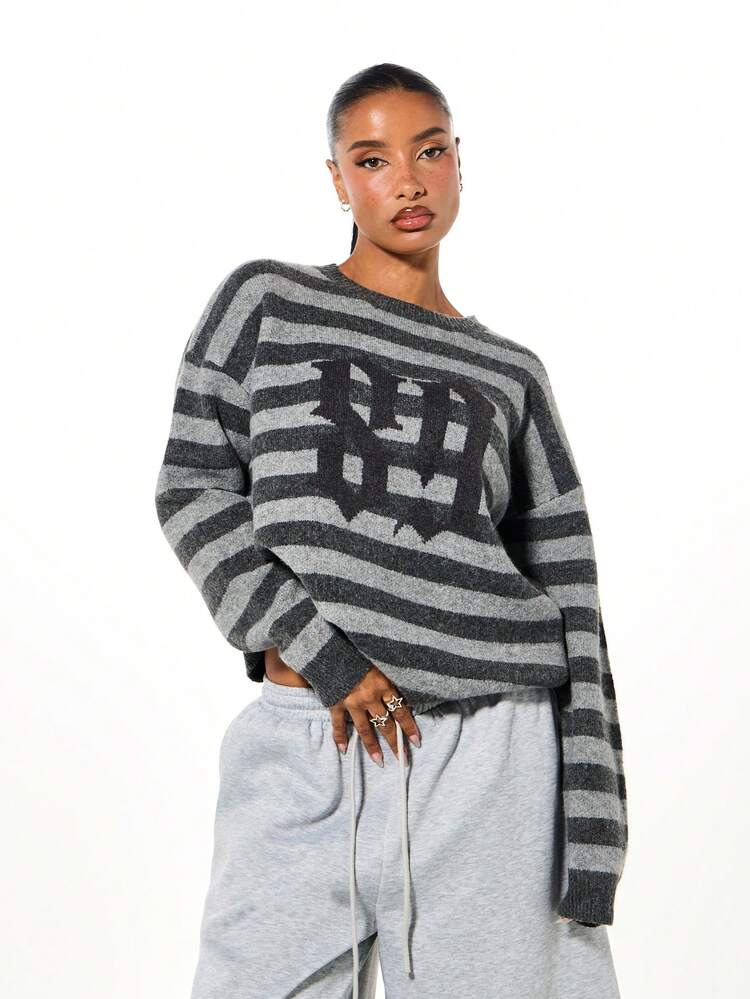 SUMWON Oversized gestreifter Strick-Pullover mit langen Ärmeln und grafischem Logo-Detail, lässiges Layering-Teil für Herbst und Winter