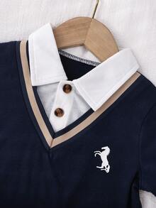 Genkimix Kids 2件套男童套装，儿童针织舒适polo衫，二合一设计，时尚小图案点缀，搭配米色休闲弹力腰宽松裤，适合秋季度假、日常穿着等场合。