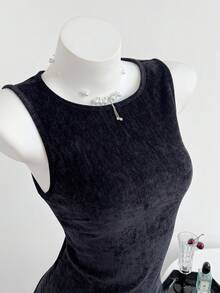 Elamini 女士黑色无袖圆领A字迷你连衣裙，百搭休闲舒适，学院风设计，适合外出、约会、工作等场合，优雅时尚，是秋冬返校季的理想之选。 - 黑色 - 查看 4