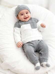 SHEIN 2件套婴儿/男童休闲灰色、蓝色和白色条纹针织上衣，肩部带口袋和纽扣，圆领长袖，搭配松紧腰裤，面料柔软舒适，适合春、秋、冬季户外、居家、休闲穿着。 - 彩色 - 查看 9