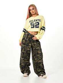 SUMWON WOMEN Pantalones cargo de camuflaje para mujer con detalles de ojetes metálicos, cintura alta, pierna ancha, pantalones utilitarios de ajuste holgado con estampado militar