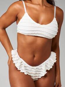 MISSGUIDED Striped Textured Scoop Neck Bralette With Adjustable Straps For Everyday Comfort And Layering - White - View 3