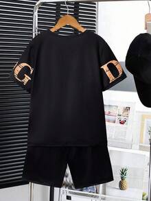 SHEIN Fantacosmos 2 件套青少年男孩熊图案 T 恤和短裤休闲装 - 彩色 - 查看 2