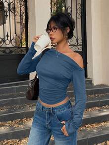 SHEIN Unity 纯色不对称领和褶皱细节修身短款 T 恤 Y2K 服装