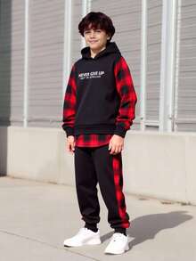 SHEIN Vacaura 2 件套大男孩休闲格子拼布连帽运动衫和抽绳运动裤套装，春/秋/冬 - 紅色 - 查看 1