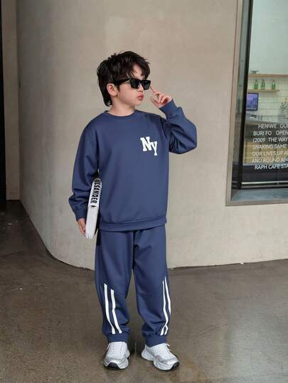 SHEIN Mirajuku 适合青少年男孩的休闲宽松字母印花连帽衫套装，适合休闲、上学和运动穿着。