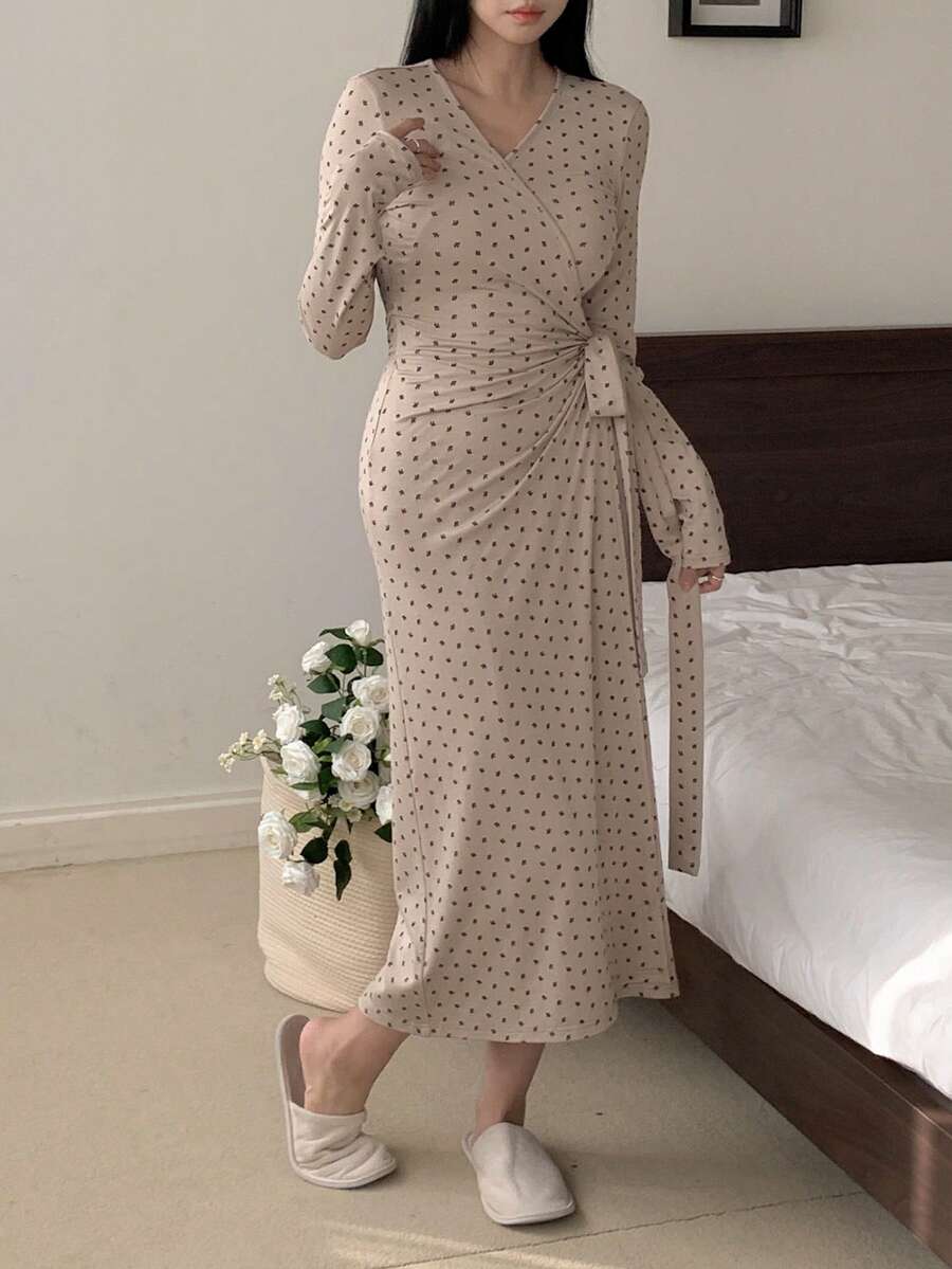 DAZY 迷人波點滿版印花收腰V領長款女式睡袍,女式居家服洋裝,冬季睡衣 - 杏色 - 查看 1
