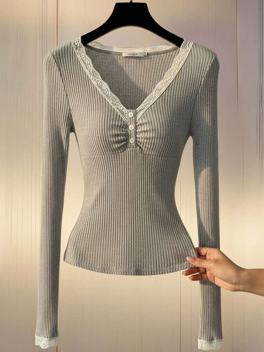 Franclia Lace V-Neck Flower Gray Ribbed Brushed Slim Long-Sleeved Women's T-Shirt Autumn And Winter Base Layer Is Versatile For Everyday Use, Gray V-Neck Long-Sleeved T-Shirt, Lace Contrast Panel Chest Button Embellishment Top Winter - Light Grey - View 1